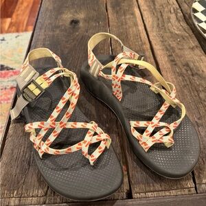 Chaco ZX2 Classic Sandals Sz 10 Prism Yellow Blue